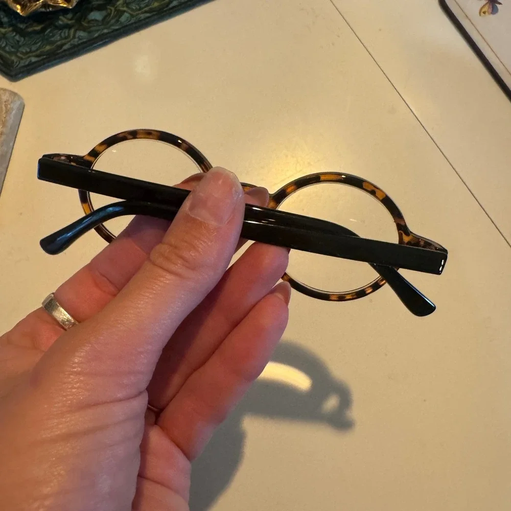 Readers.com Bookworm Round Tortoise Reading Glasses +2.25 OCV421